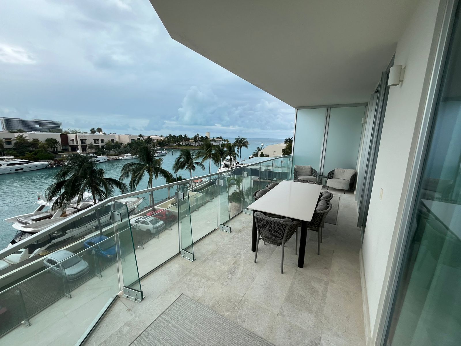 Departamento SLS Frente a Marina